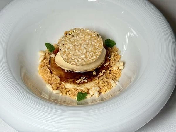 台北米其林一星牛排！A CUT經典招牌肋，體驗奢華牛排饗宴的極致。