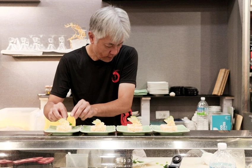 台中西屯區日料老饕私藏!龍二無菜單合菜,說預算就能吃到活跳海鮮。