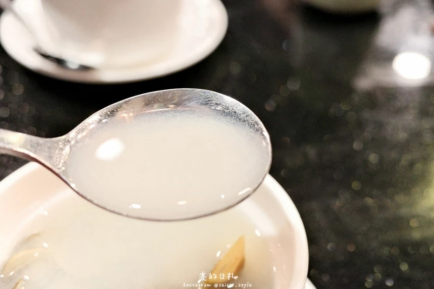 台中西屯區日料老饕私藏!龍二無菜單合菜,說預算就能吃到活跳海鮮。