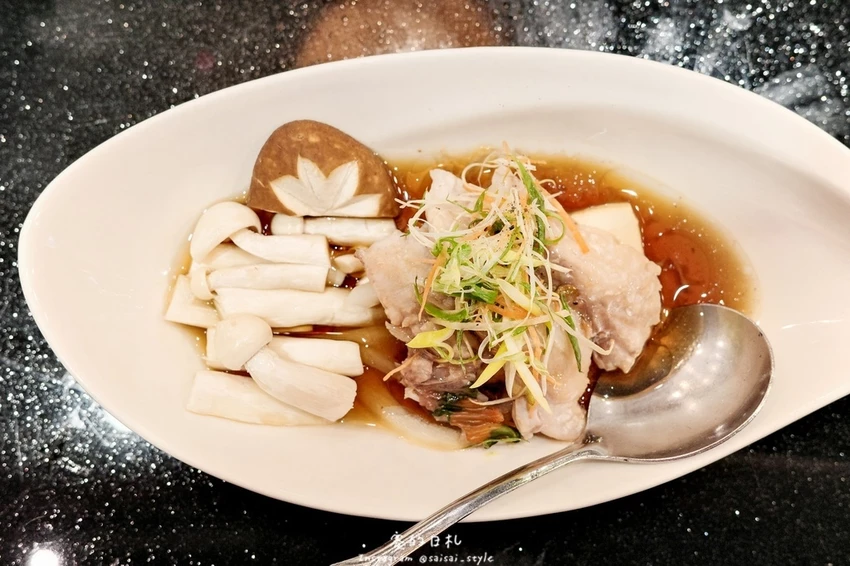 台中西屯區日料老饕私藏!龍二無菜單合菜,說預算就能吃到活跳海鮮。