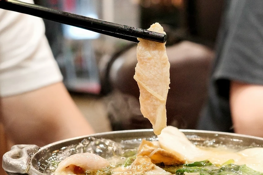 台中西屯區日料老饕私藏!龍二無菜單合菜,說預算就能吃到活跳海鮮。