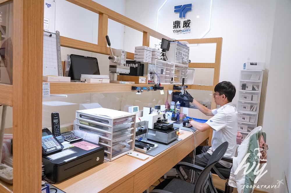 鼎威維修 |台中iPhone換電池推薦專家,Apple原廠認證零件,維修過程全程錄影、售後完善超放心! - 艾薇覓食趣