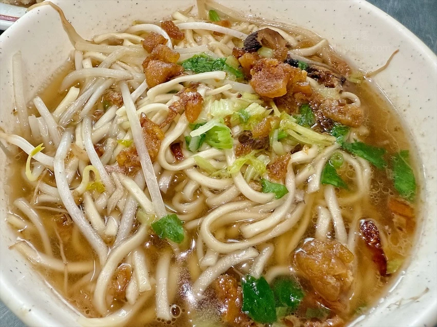 來花壇不能錯過的黑白切麵店，滷味小菜、乾麵、豬油拌飯超好吃的