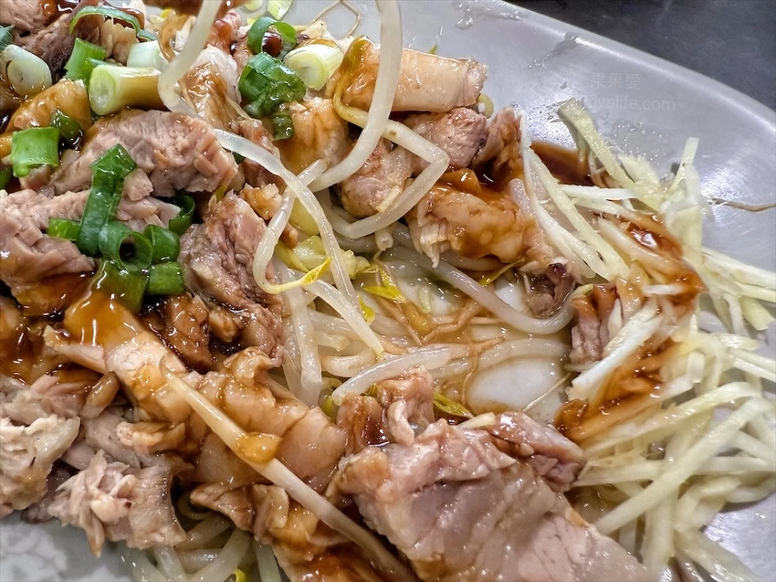 來花壇不能錯過的黑白切麵店，滷味小菜、乾麵、豬油拌飯超好吃的