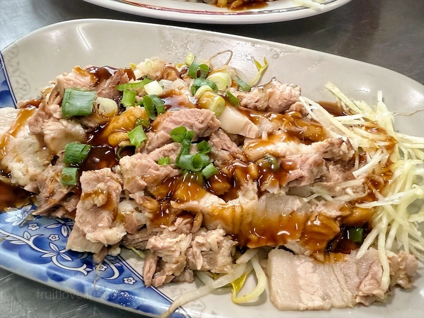 來花壇不能錯過的黑白切麵店，滷味小菜、乾麵、豬油拌飯超好吃的