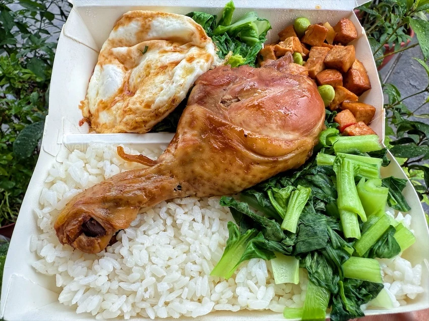 興大平價便當，主菜+四配菜只要70元，有9種主菜可選擇