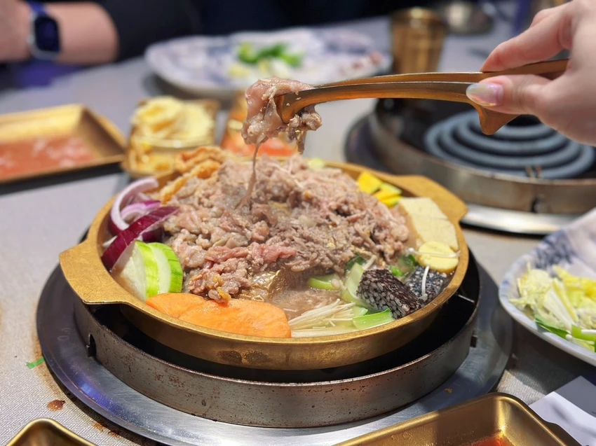 樹林吃到飽新選擇！朴庶韓國銅盤烤肉，一人一爐超過癮，50種食材無限放題。