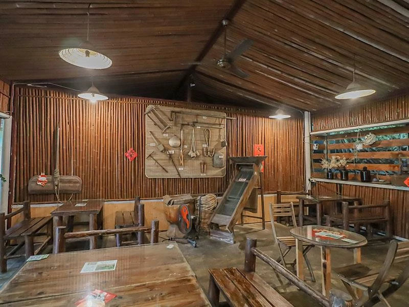 仙山旁星仙草!2年以上老仙草乾熬製8小時,冬日必吃手工大湯圓。