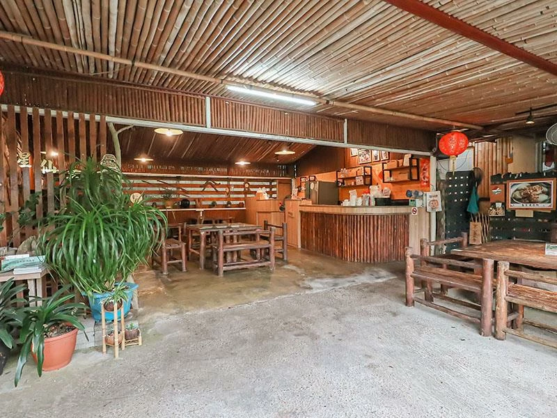 仙山旁星仙草!2年以上老仙草乾熬製8小時,冬日必吃手工大湯圓。