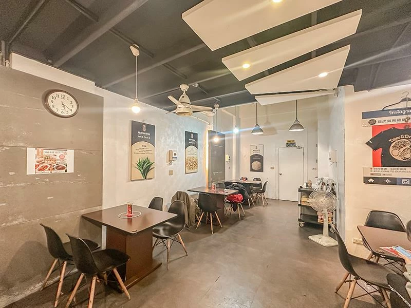 新竹巨城周邊必吃美食,龍虎海南雞飯,道地口味傳承新加坡好味道。!