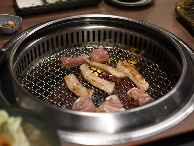 新竹高級燒肉必吃！上野村日式燒肉專人代烤，頂級日本澳洲和牛CP值超高。