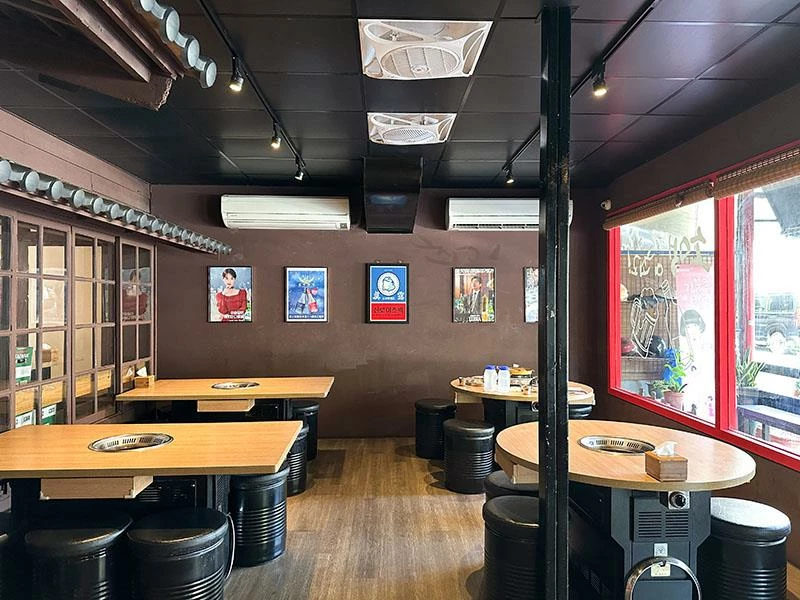 韓國人認證的道地風味！新竹部隊鍋暖胃必點，小菜生菜無限續盤超佛心。