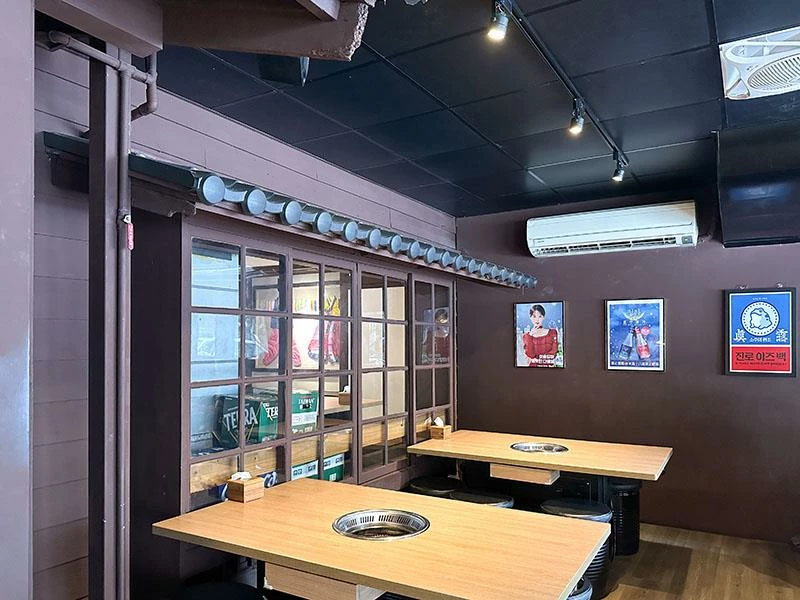 韓國人認證的道地風味！新竹部隊鍋暖胃必點，小菜生菜無限續盤超佛心。