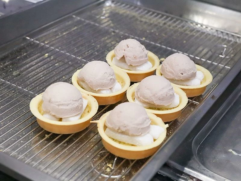 新竹小鵲Sing紅豆餅成國宴甜點！芋頭蛋黃麻糬口味必吃，伯爵珍珠奶茶口味超有趣。