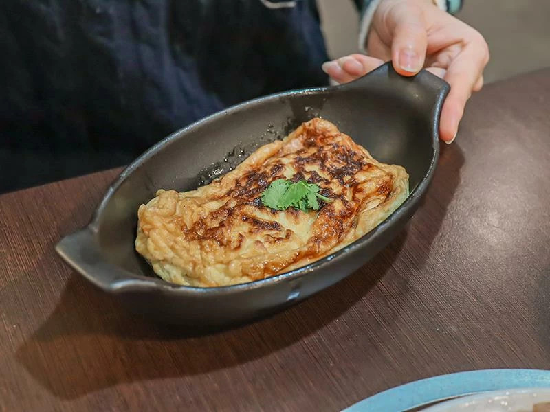 新竹巨城周邊必吃美食,龍虎海南雞飯,道地口味傳承新加坡好味道。!