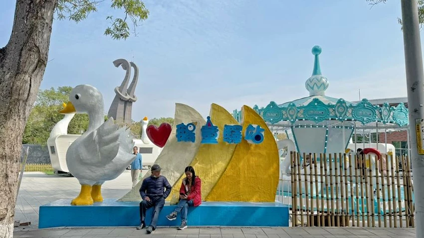 雲林景點/蜜蜂故事館、古坑綠色隧道，假日市集吃吃喝喝的好去處！