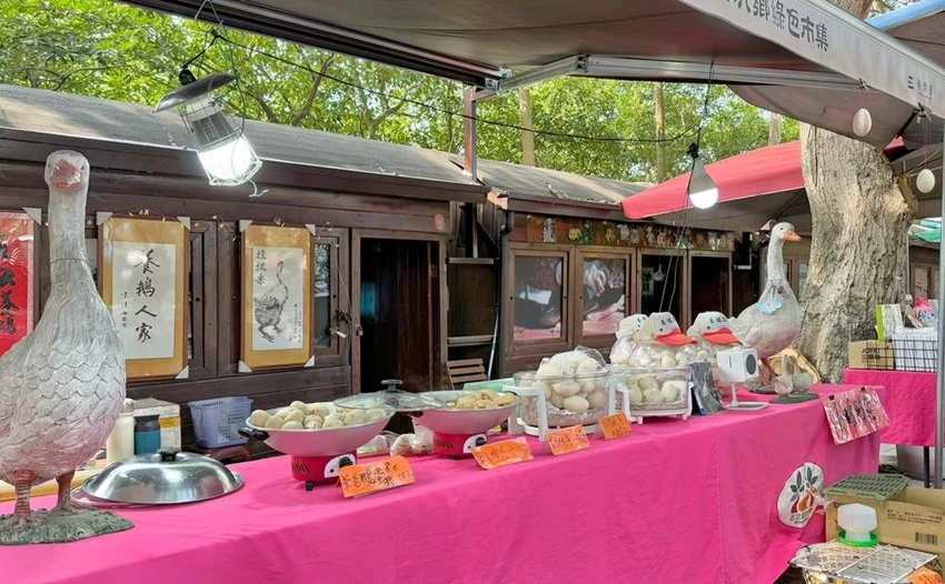 雲林景點/蜜蜂故事館、古坑綠色隧道，假日市集吃吃喝喝的好去處！