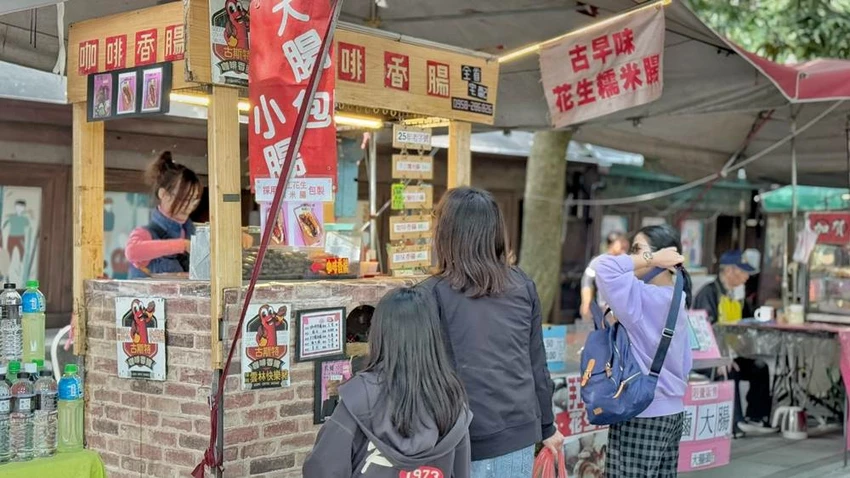 雲林景點/蜜蜂故事館、古坑綠色隧道，假日市集吃吃喝喝的好去處！