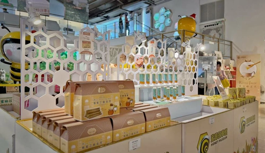 雲林景點/蜜蜂故事館、古坑綠色隧道，假日市集吃吃喝喝的好去處！