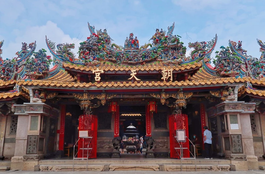 雲林景點/蜜蜂故事館、古坑綠色隧道，假日市集吃吃喝喝的好去處！