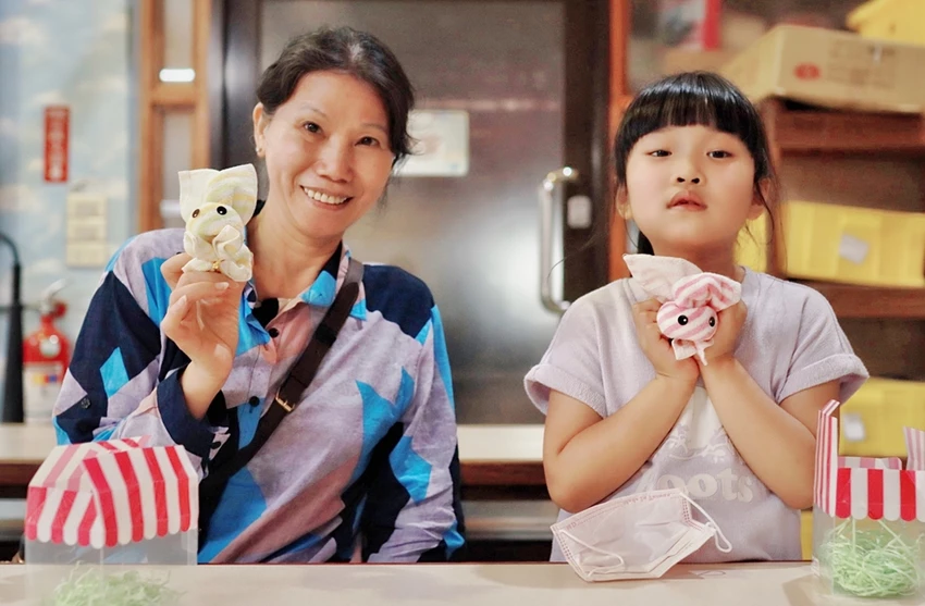 雲林景點/蜜蜂故事館、古坑綠色隧道，假日市集吃吃喝喝的好去處！