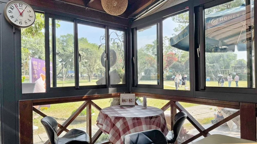 雲林景點/蜜蜂故事館、古坑綠色隧道，假日市集吃吃喝喝的好去處！