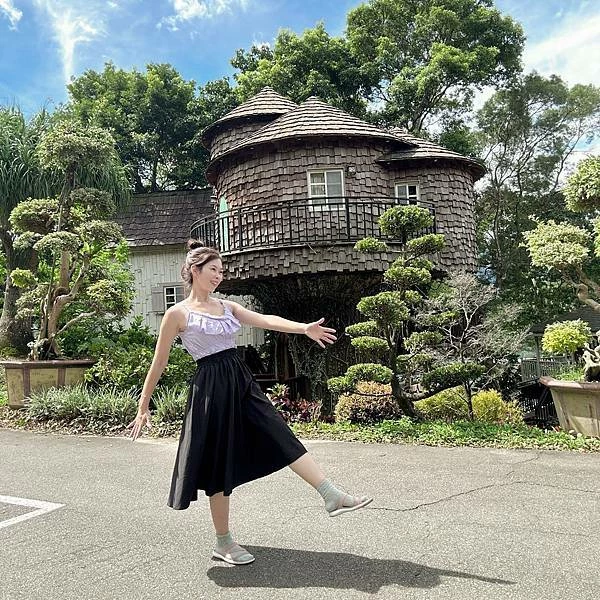 苗栗南庄住宿推薦！入住童話樹屋和豪華露營車，電動天窗夜賞星空房型大解密。