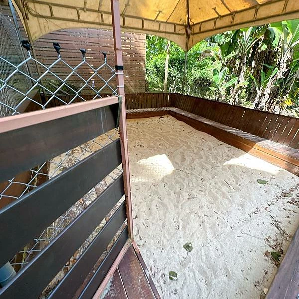 苗栗南庄住宿推薦！入住童話樹屋和豪華露營車，電動天窗夜賞星空房型大解密。