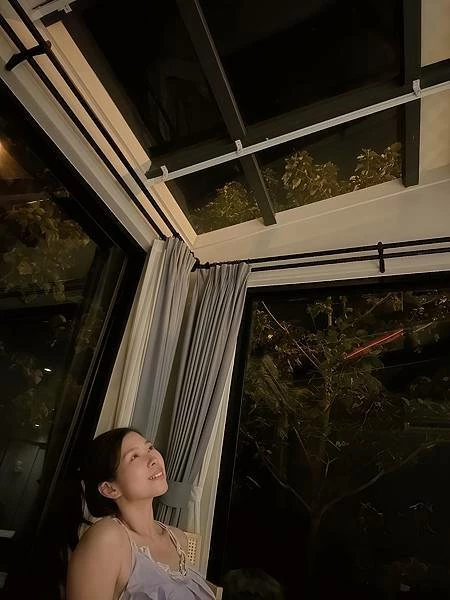 苗栗南庄住宿推薦！入住童話樹屋和豪華露營車，電動天窗夜賞星空房型大解密。