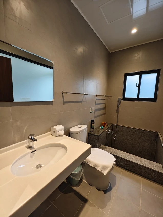 宜蘭礁溪包棟住宿推薦｜龍潭湖居親子民宿！2–8人輕鬆入住