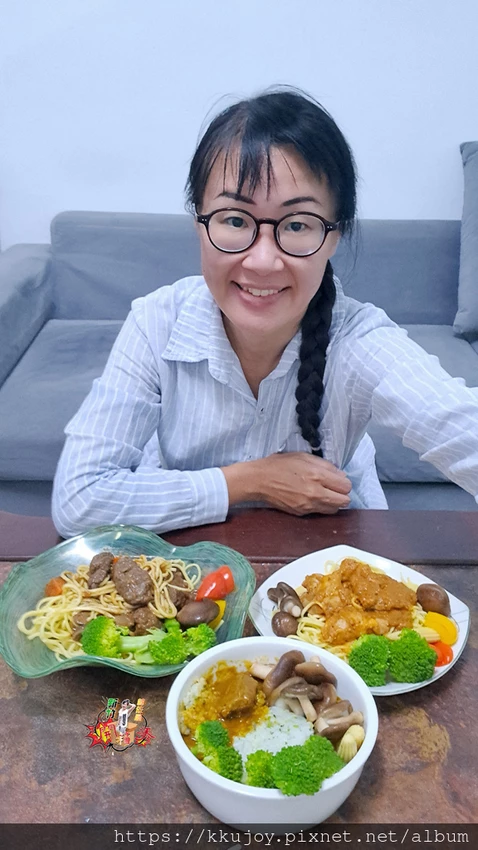 KKLife冷凍料理包開箱！印度咖哩雞、紅酒燉牛肉，料理小白也能2分鐘上菜。