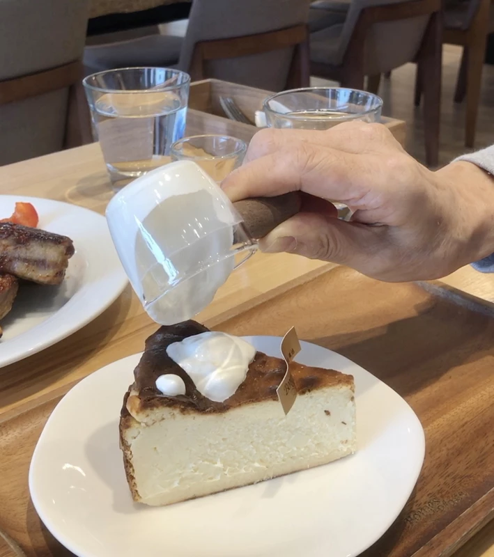 波赫士領地精品咖啡館明水店｜台北大直不限時咖啡廳推薦，開心果奶霜千層必吃甜點 – Maji食尚旅圖