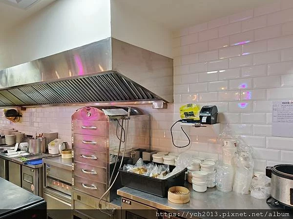 點22港式點心專賣店 新竹東門店吃宵夜，鱸魚蛤蜊海鮮粥清爽有