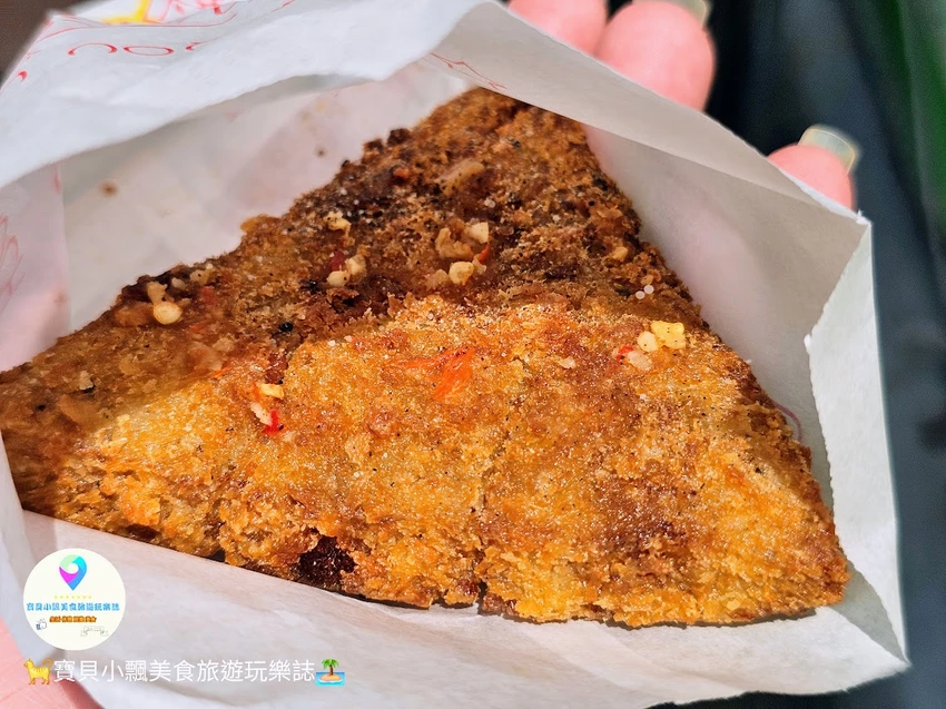 苗栗拱天宮美食必吃!東北香粑粑,香酥不油膩大連蝦捲超彈牙。