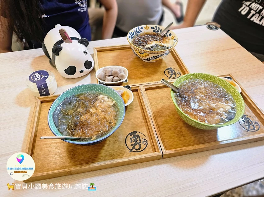 苗栗通霄白沙屯拱天宮！朝聖媽祖粉紅超跑，廟口美食東北香粑粑必吃。