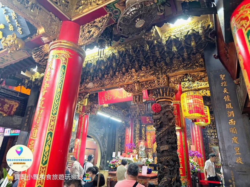 苗栗通霄白沙屯拱天宮！朝聖媽祖粉紅超跑，廟口美食東北香粑粑必吃。