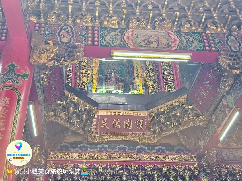 苗栗通霄白沙屯拱天宮！朝聖媽祖粉紅超跑，廟口美食東北香粑粑必吃。