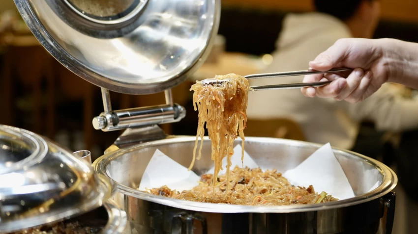 西門町吃到飽！韓式料理吃到飽「江陵阿嬤」498元開吃，豆腐鍋 韓式炸雞吃到飽。