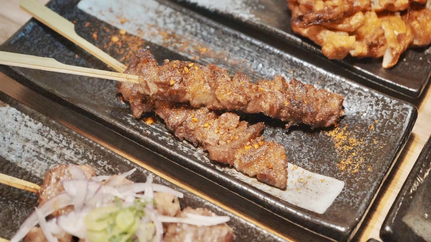 一秒到日本！板橋車站居酒屋，厚切慢燉牛舌與超狂焗烤松露薯泥。