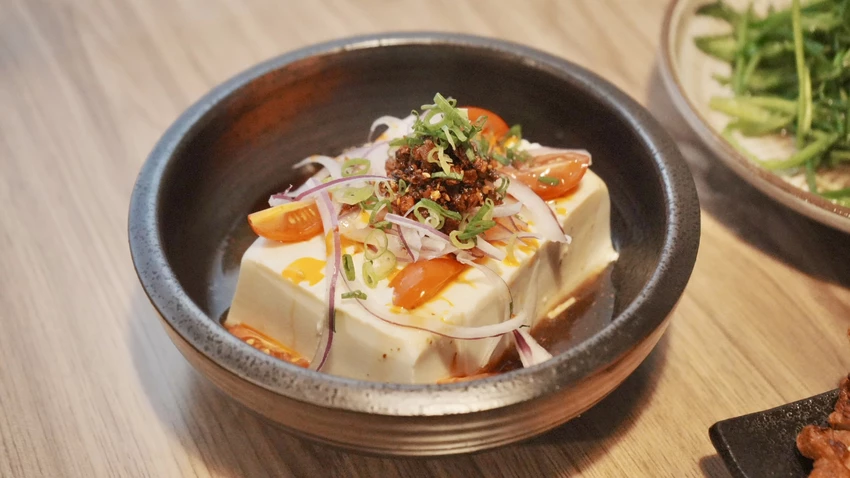 一秒到日本！板橋車站居酒屋，厚切慢燉牛舌與超狂焗烤松露薯泥。