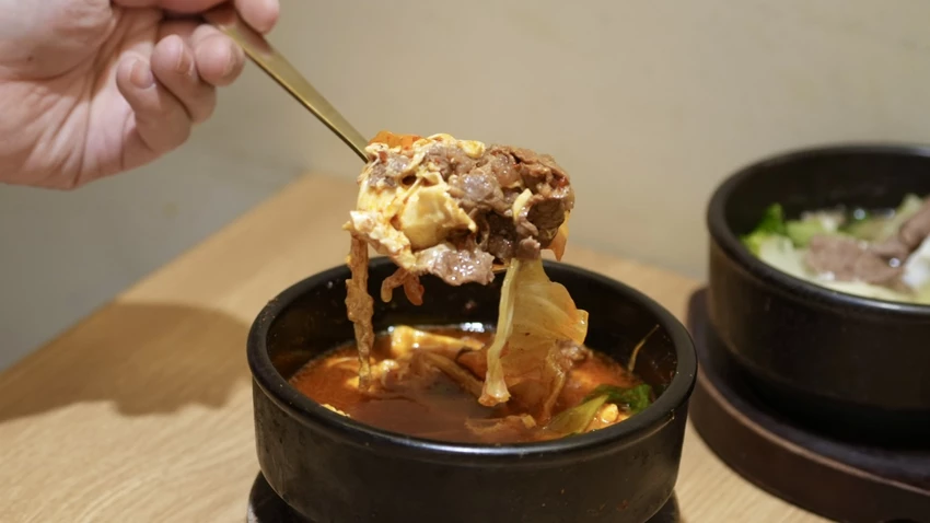 西門町吃到飽！韓式料理吃到飽「江陵阿嬤」498元開吃，豆腐鍋 韓式炸雞吃到飽。