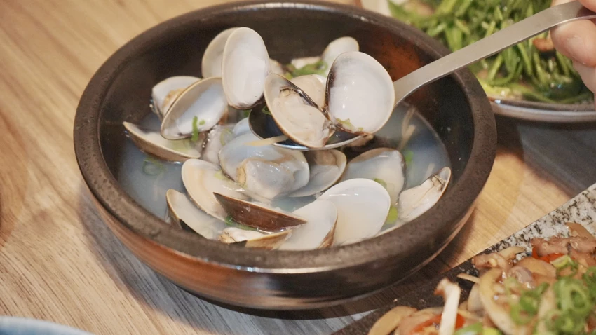 一秒到日本！板橋車站居酒屋，厚切慢燉牛舌與超狂焗烤松露薯泥。