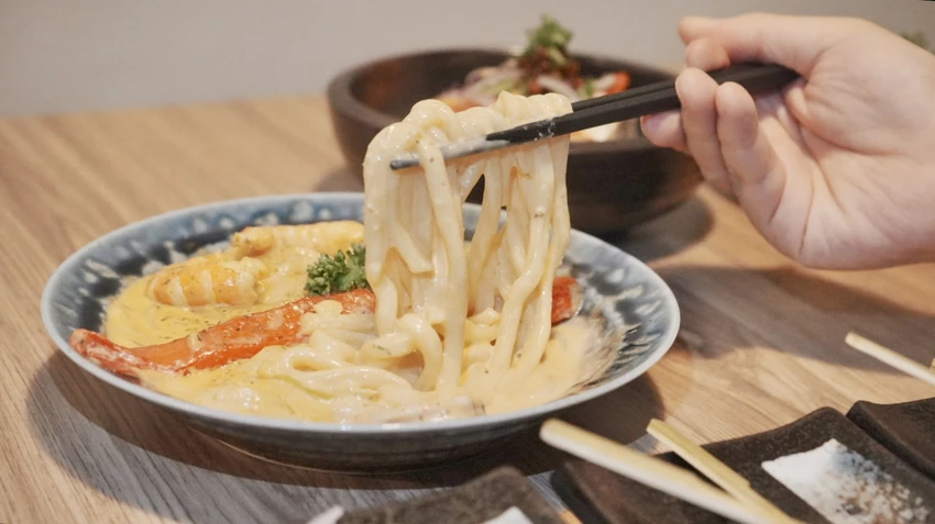 一秒到日本！板橋車站居酒屋，厚切慢燉牛舌與超狂焗烤松露薯泥。