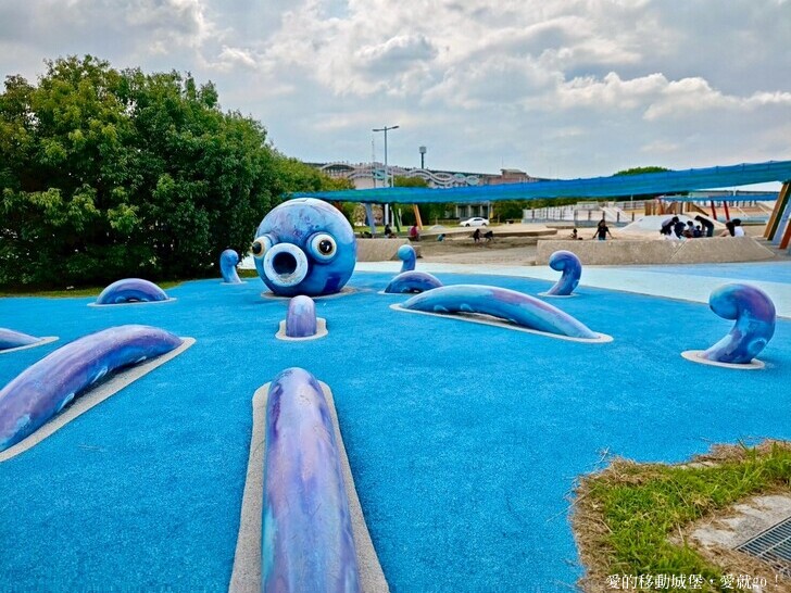 台北市中山區【2025台北賞花 樂遊趣】大佳河濱公園 向日葵花海金黃燦爛 紫色波斯菊花粉浪漫 自行車道自由行 親子共融遊戲區 愛就跟我一起快樂Go !