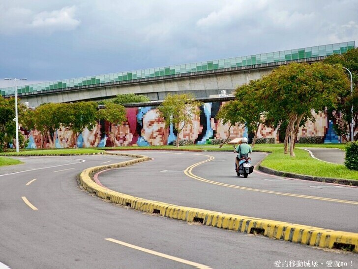 台北市中山區【2025台北賞花 樂遊趣】大佳河濱公園 向日葵花海金黃燦爛 紫色波斯菊花粉浪漫 自行車道自由行 親子共融遊戲區 愛就跟我一起快樂Go !