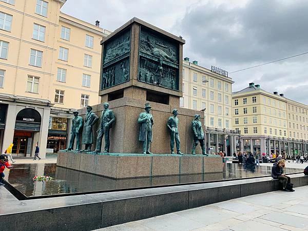 《北歐旅遊 | 挪威卑爾根 Bergen》菲爾鈴瀑布Voringfossen、呂根、弗羅伊恩山 | 公主fun出遊（第三篇）