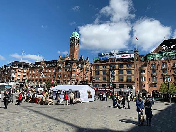 《北歐三國丹麥挪威瑞典旅遊 | 行前準備規劃 | 安全注意事項》丹麥：哥本哈根市區一日遊 | 市政廳廣場、漢...