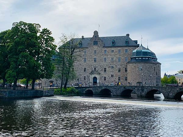 《北歐旅遊｜瑞典》卡爾斯塔德、Orebro、首都斯德哥爾摩市區遊 Stockholm、市政廳、瓦薩博物館 Vasa Museum...
