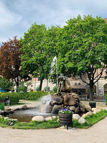 《北歐旅遊｜瑞典》卡爾斯塔德、Orebro、首都斯德哥爾摩市區遊 Stockholm、市政廳、瓦薩博物館 Vasa Museum...