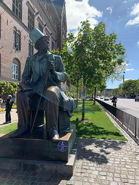 《北歐三國丹麥挪威瑞典旅遊 | 行前準備規劃 | 安全注意事項》丹麥：哥本哈根市區一日遊 | 市政廳廣場、漢...